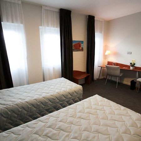 Centre Jean Bosco Ξενοδοχείο Λυών Εξωτερικό φωτογραφία A typical room at the hotel