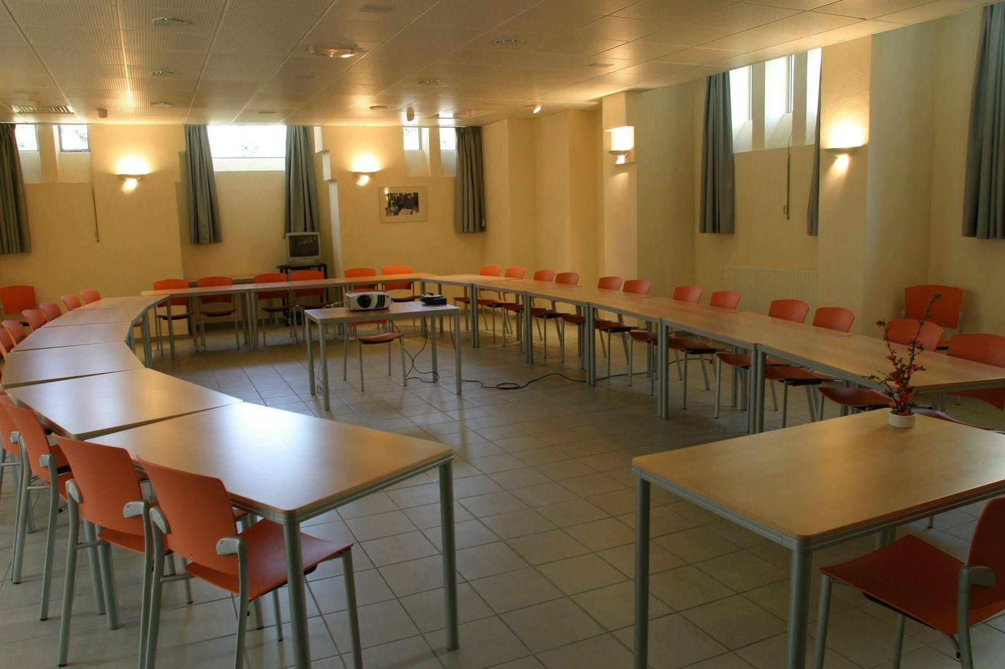 Centre Jean Bosco Ξενοδοχείο Λυών Εξωτερικό φωτογραφία The meeting room