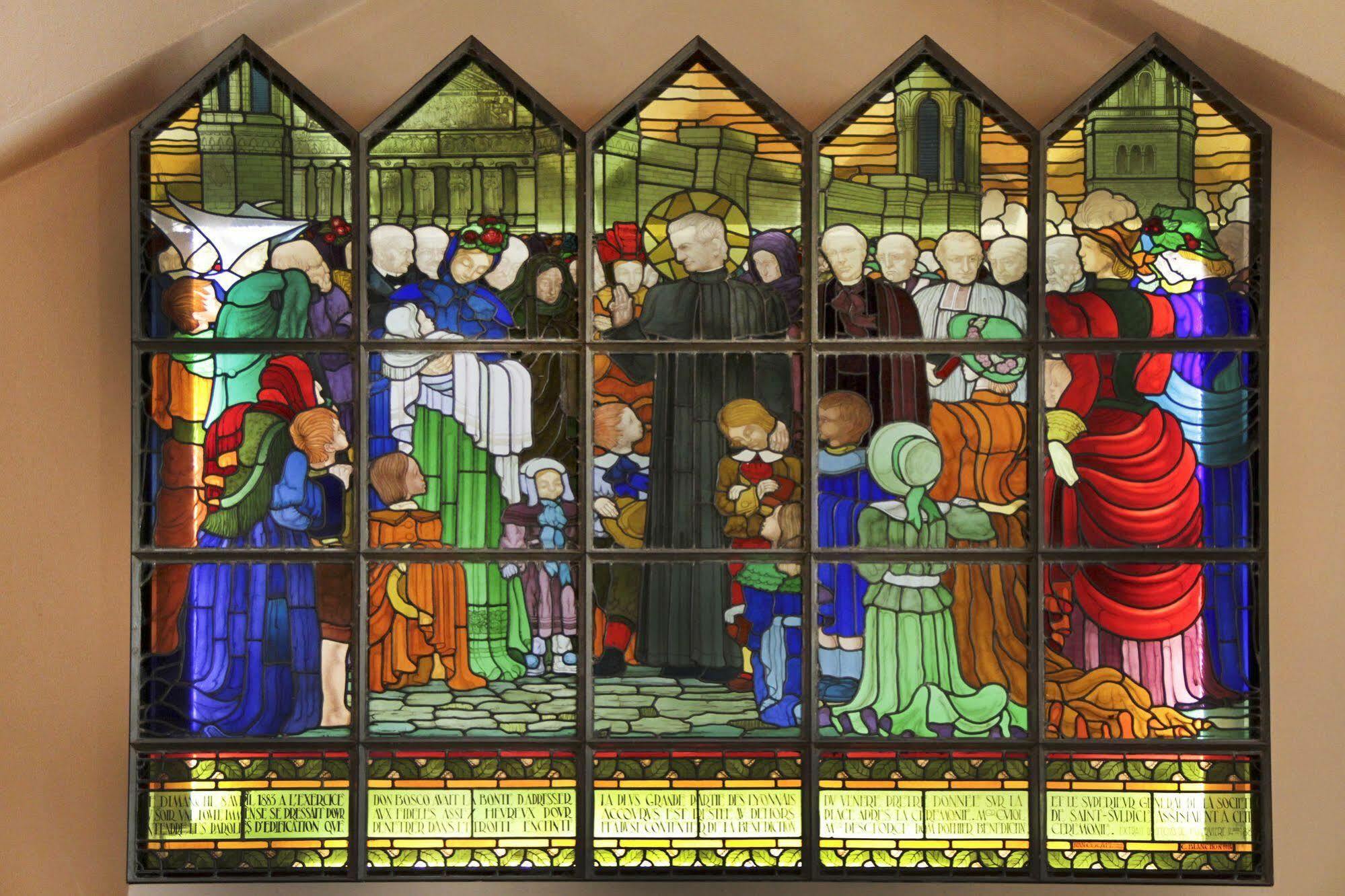 Centre Jean Bosco Ξενοδοχείο Λυών Εξωτερικό φωτογραφία The 1905 window by Charles E. Fairweather